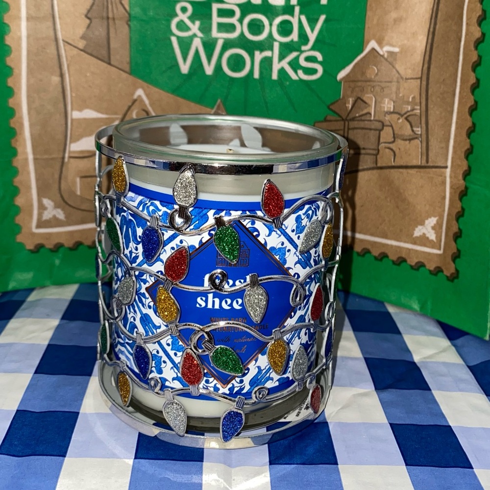 BATH AND BODY WORKS CHRISTMAS LIGHTS SINGLE WICK CANDLE HOLDER WITH FEET
